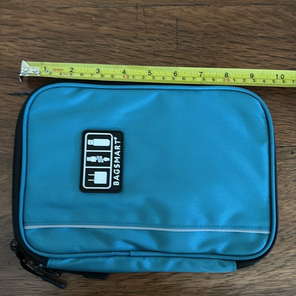 Bagsmart Tech Cable Organizer card game holder - Picture 4 of 10